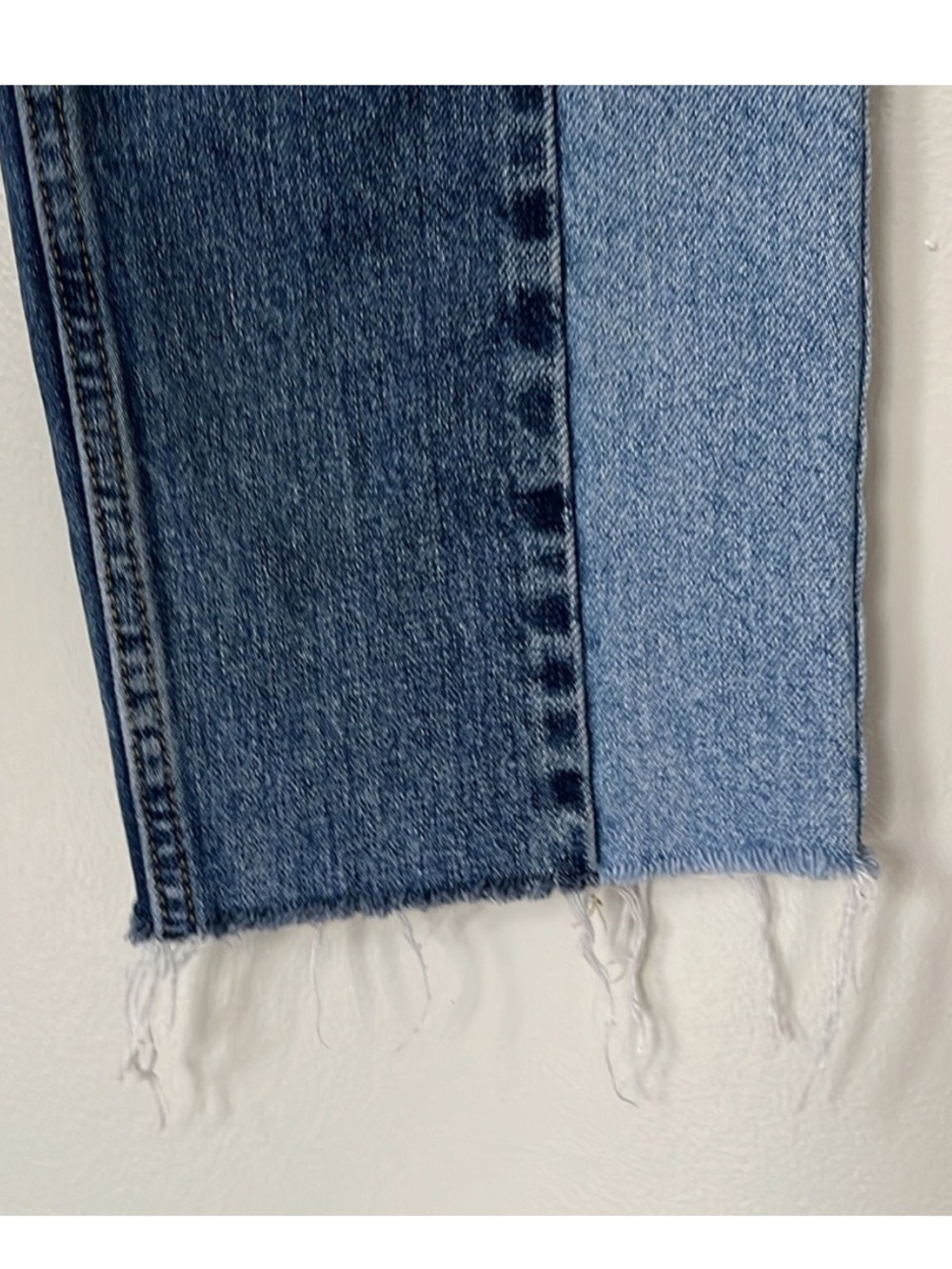 BDG Urban Outfitters Jessye Two-Tone
Patchwork Jeans Blue Size 27 - Picture 8 of 9